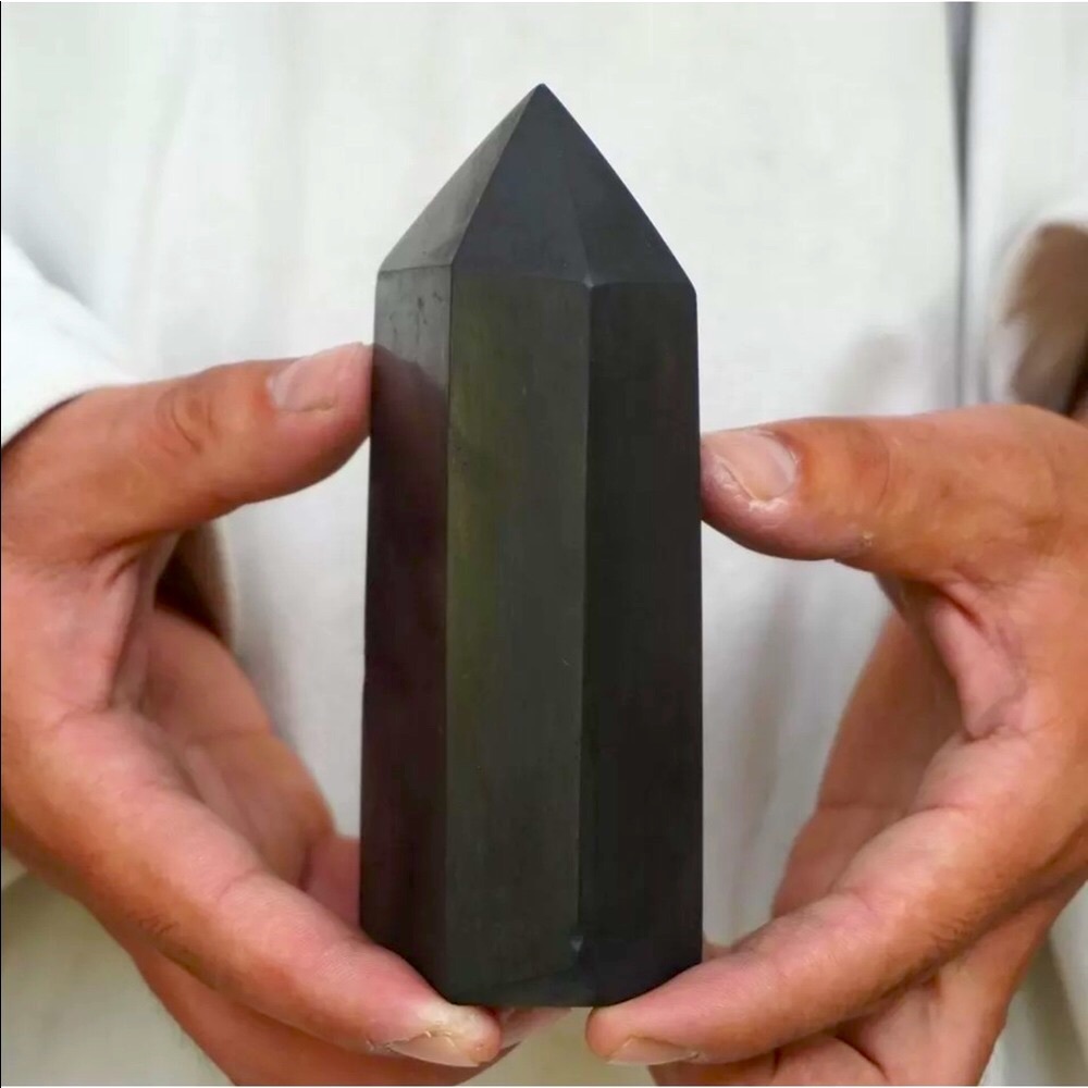 Wow!  Large Shungite Gemstone tower - Picture 3 of 7